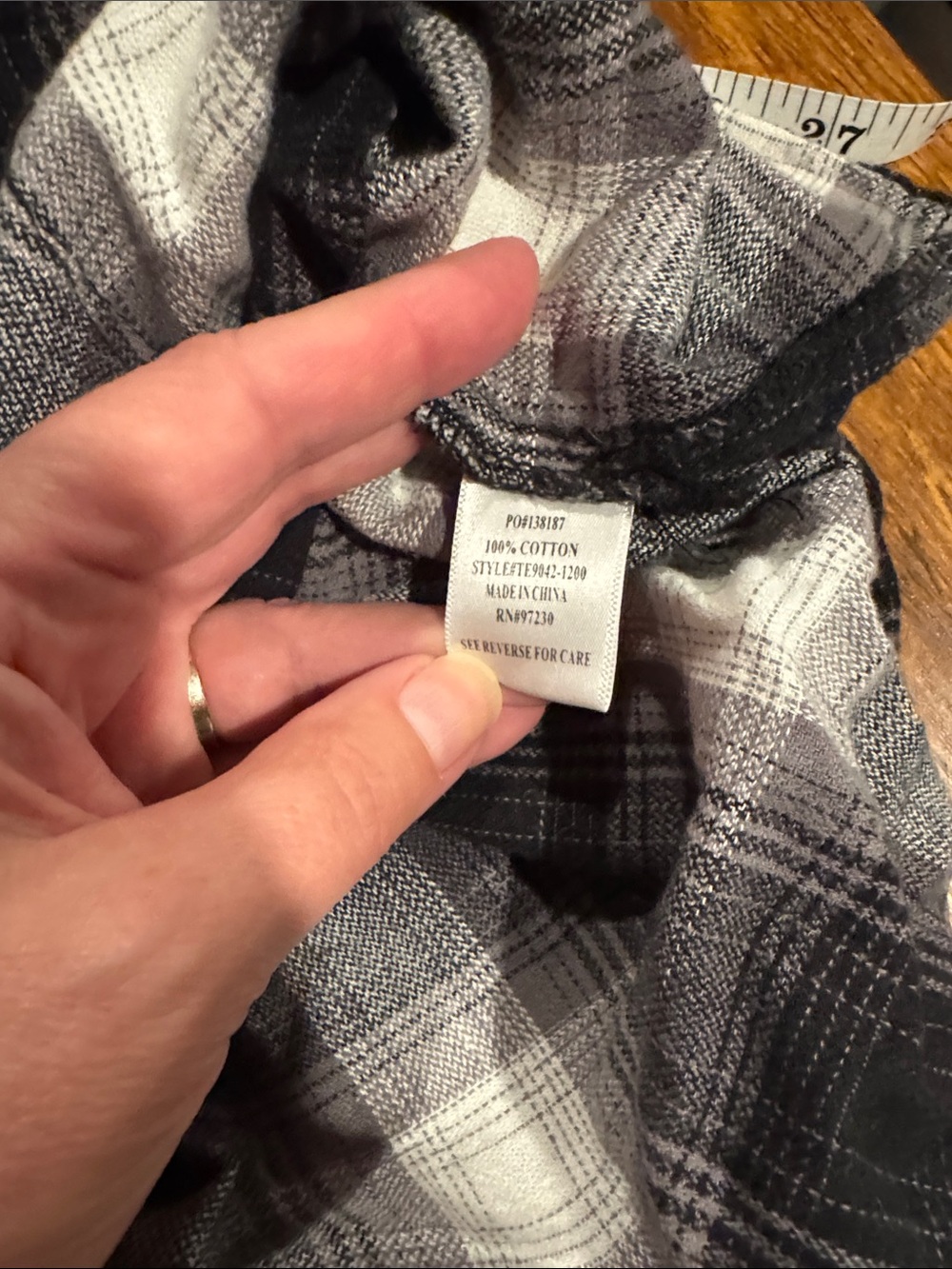 Women's Almost Famous Plaid Button Down Shirt L Black White guc - Picture 7 of 7